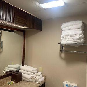 Studio Lit King-Size